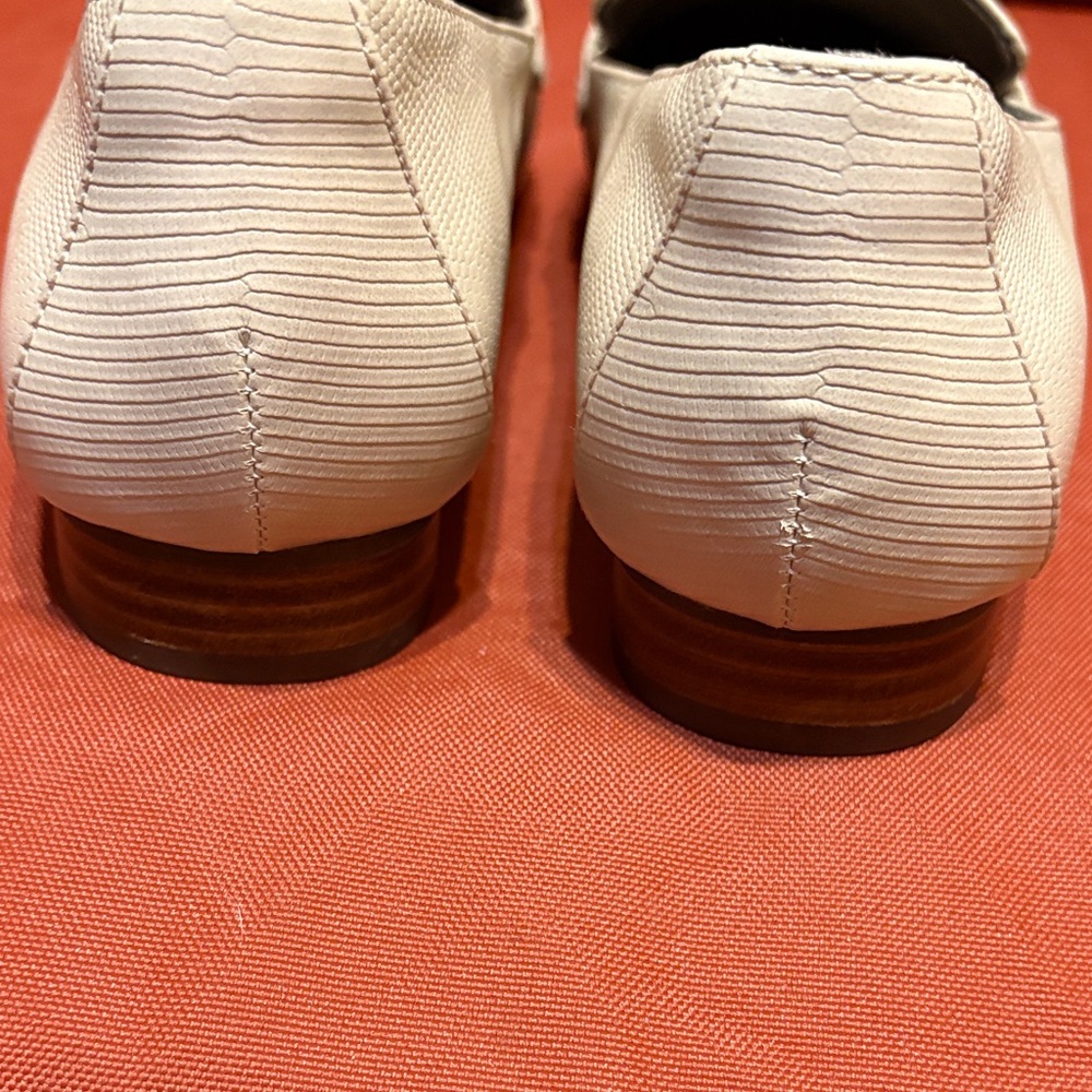 Array Cream Textured Loafers - Picture 11 of 14